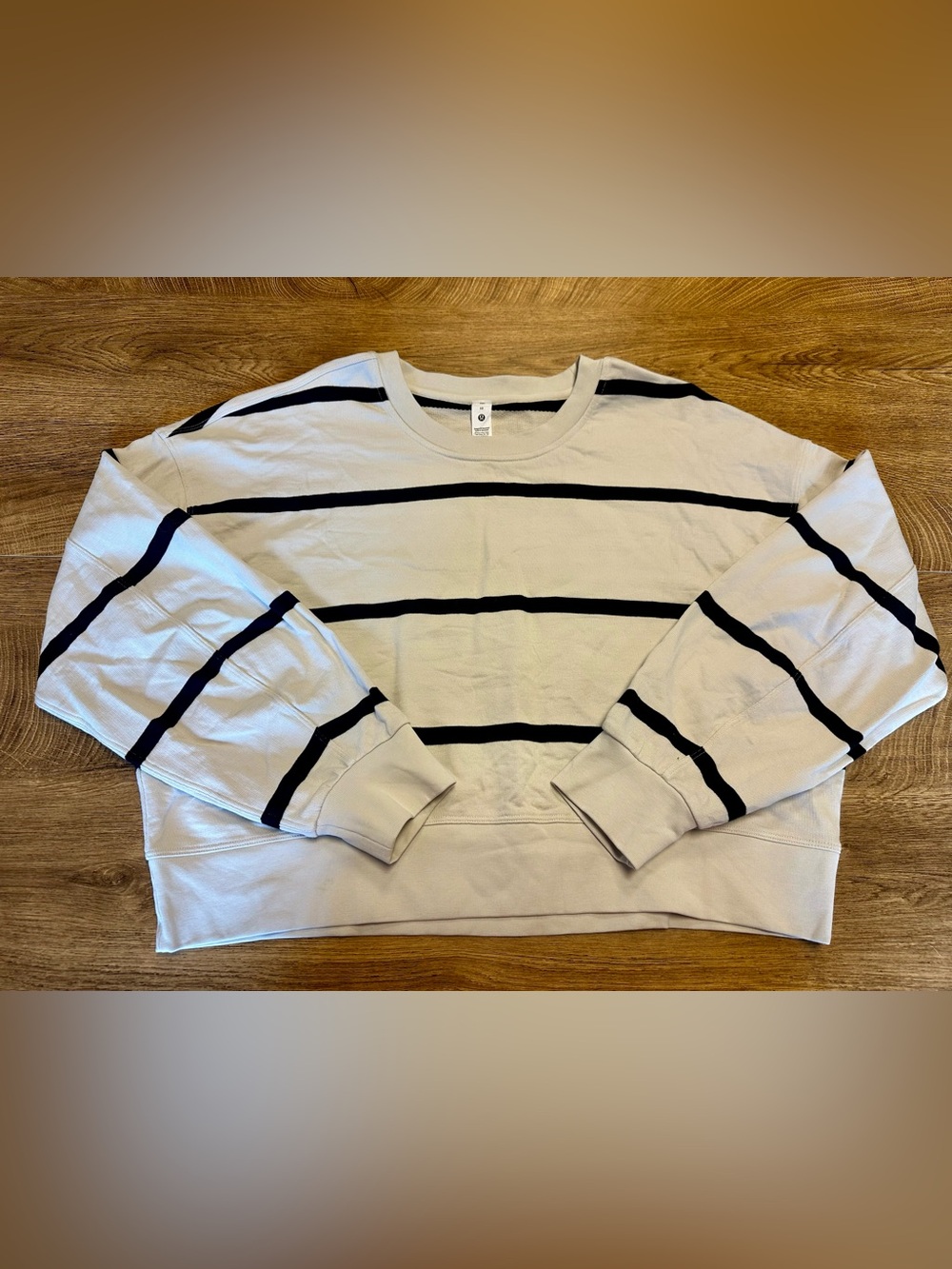 lululemon Perfectly Oversized Cropped Crew Striped Sweatshirt Size 10 - Picture 2 of 5